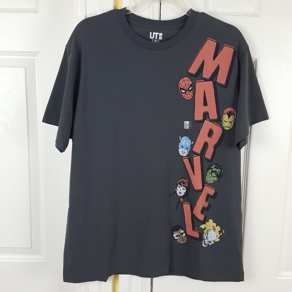 Uniqlo Dark Gray Graphic Marvel Avengers Shirt M